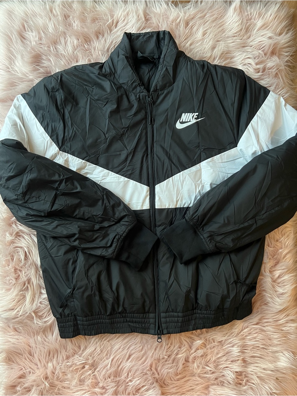 Nike Black and White Windbreaker Insulated Jacket Large